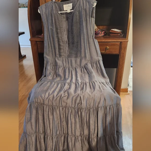 Elegant Gray Sleeveless Dress - Picture 7 of 7